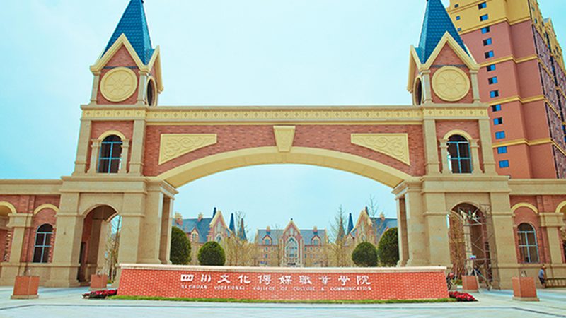 色彩规范书不是画册，别把品牌色当调色盘