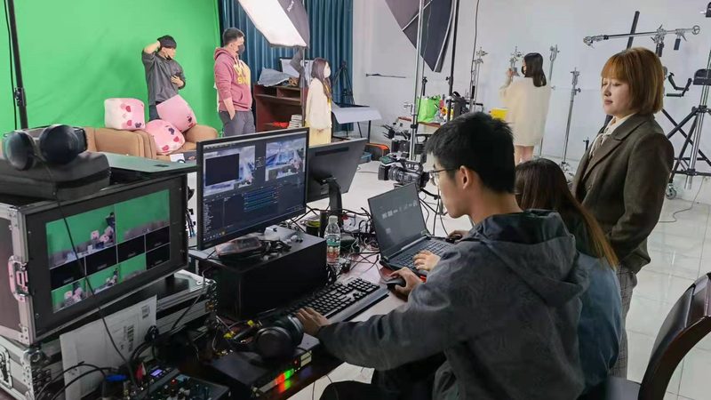 MG动画与Flash：动画制作中的双剑客，如何选择？**
